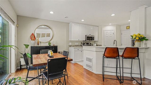 511 Elma Place NE, Renton, WA 98059