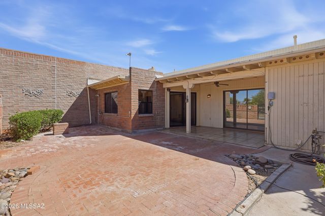 1160 W Camino Del Pato, Green Valley, AZ 85622