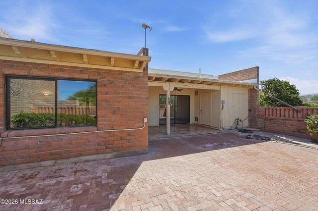 1160 W Camino Del Pato, Green Valley, AZ 85622