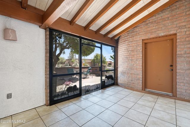 1160 W Camino Del Pato, Green Valley, AZ 85622