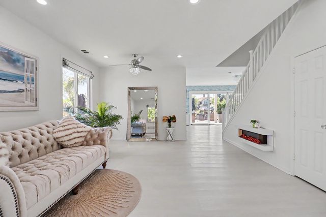 2708 Hinton Cir, Elk Grove, CA 95758