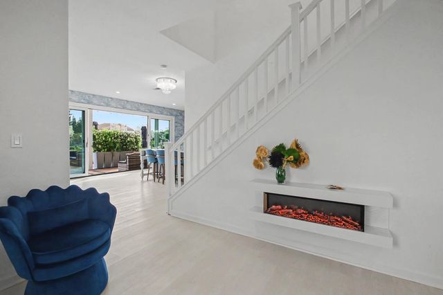 2708 Hinton Cir, Elk Grove, CA 95758