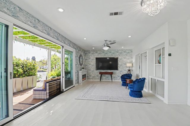 2708 Hinton Cir, Elk Grove, CA 95758