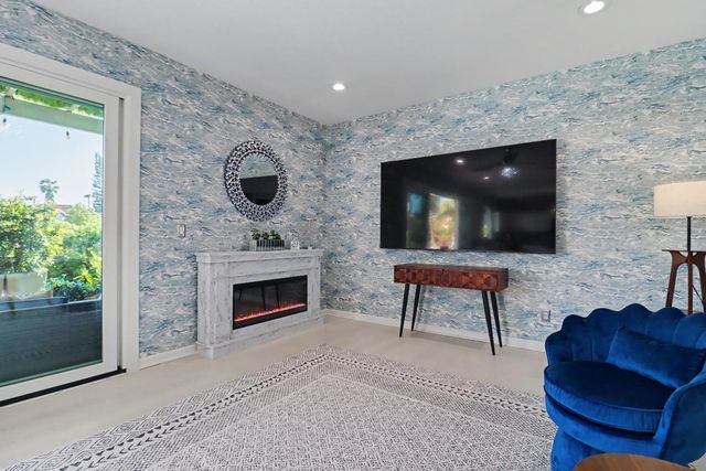 2708 Hinton Cir, Elk Grove, CA 95758