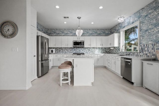 2708 Hinton Cir, Elk Grove, CA 95758