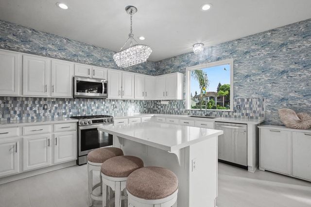 2708 Hinton Cir, Elk Grove, CA 95758