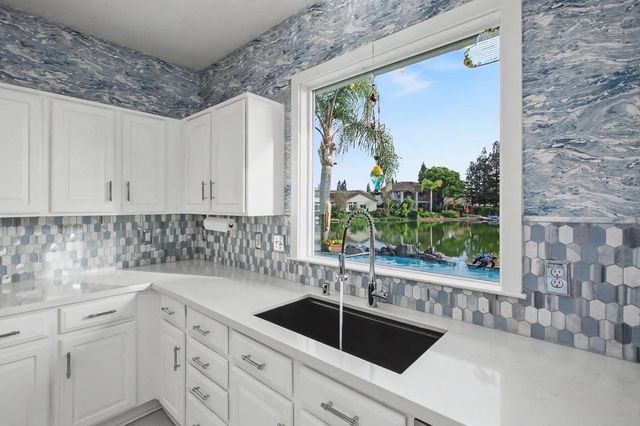 2708 Hinton Cir, Elk Grove, CA 95758