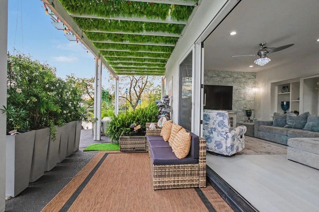 2708 Hinton Cir, Elk Grove, CA 95758
