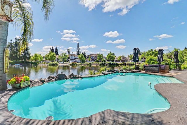 2708 Hinton Cir, Elk Grove, CA 95758