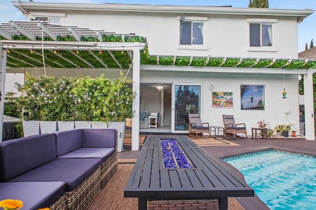 2708 Hinton Cir, Elk Grove, CA 95758