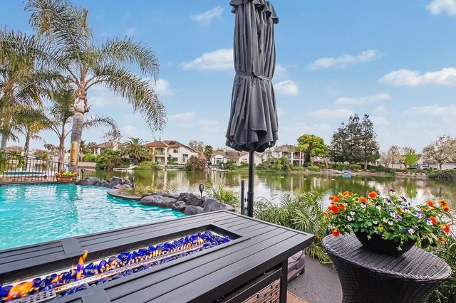 2708 Hinton Cir, Elk Grove, CA 95758