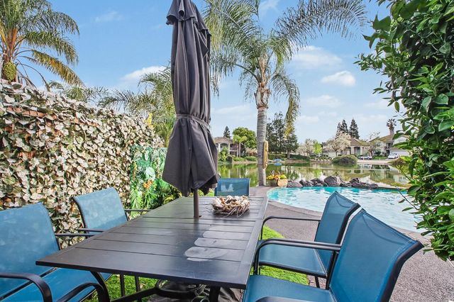 2708 Hinton Cir, Elk Grove, CA 95758