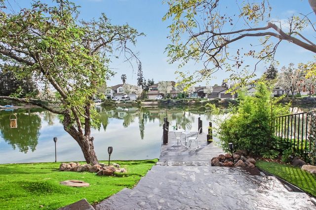 2708 Hinton Cir, Elk Grove, CA 95758
