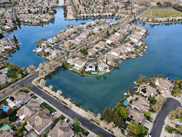 2708 Hinton Cir, Elk Grove, CA 95758