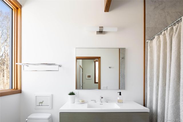 34 Old Neck Road S, Center Moriches, NY 11934