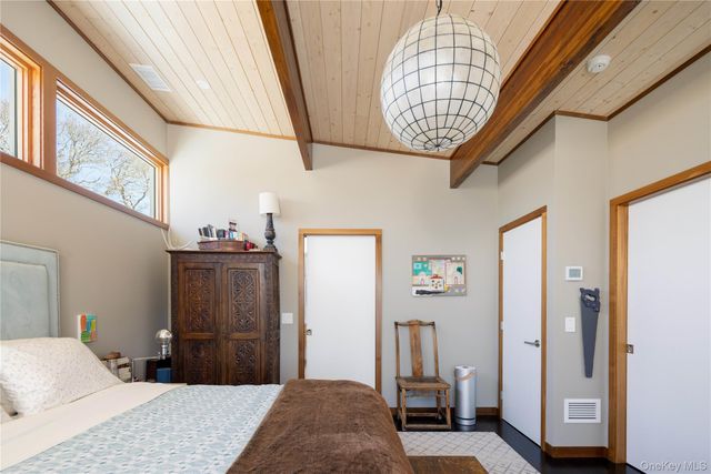 34 Old Neck Road S, Center Moriches, NY 11934