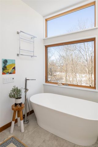 34 Old Neck Road S, Center Moriches, NY 11934