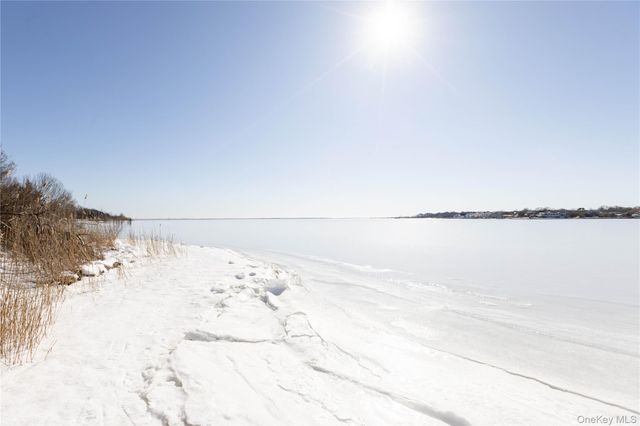 34 Old Neck Road S, Center Moriches, NY 11934