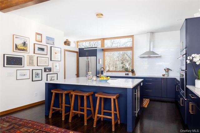 34 Old Neck Road S, Center Moriches, NY 11934