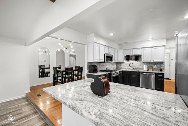 4329 Applewood Lane, Matteson, IL 60443