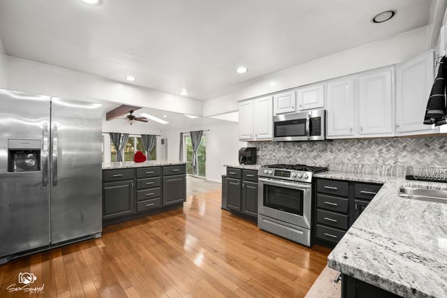 4329 Applewood Lane, Matteson, IL 60443