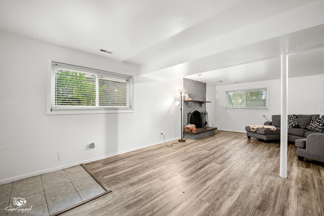 4329 Applewood Lane, Matteson, IL 60443