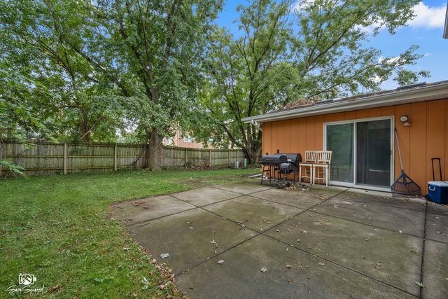 4329 Applewood Lane, Matteson, IL 60443