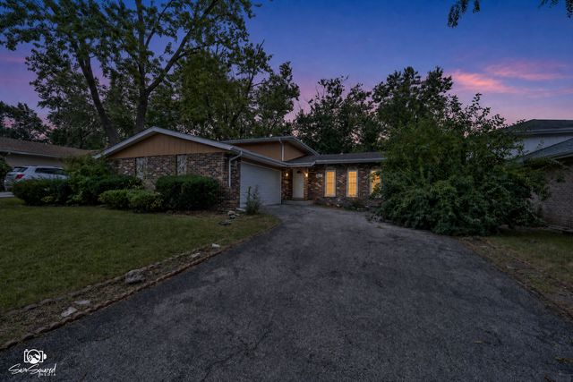 4329 Applewood Lane, Matteson, IL 60443
