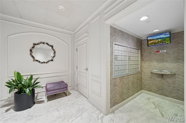 200 S Brentwood Boulevard 7F, Clayton, MO 63105