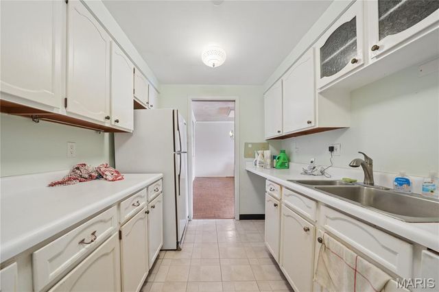 200 S Brentwood Boulevard 7F, Clayton, MO 63105