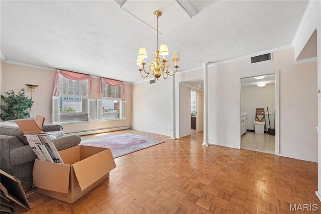 200 S Brentwood Boulevard 7F, Clayton, MO 63105