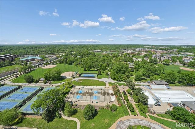200 S Brentwood Boulevard 7F, Clayton, MO 63105
