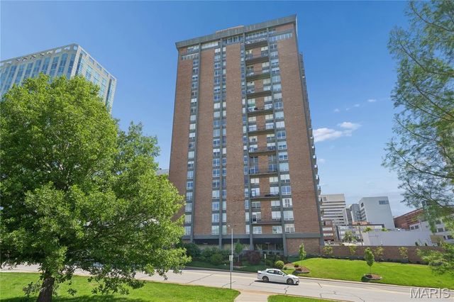 200 S Brentwood Boulevard 7F, Clayton, MO 63105