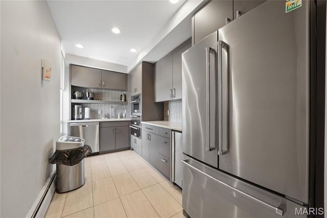 200 S Brentwood Boulevard 7F, Clayton, MO 63105