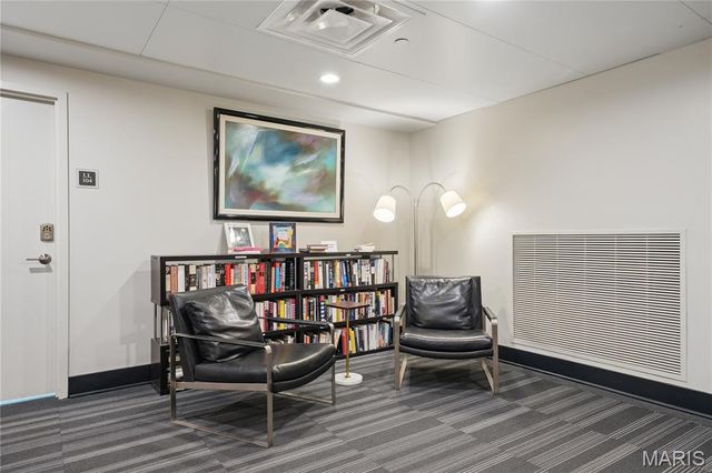 200 S Brentwood Boulevard 7F, Clayton, MO 63105