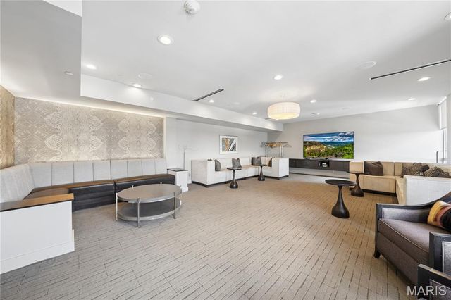200 S Brentwood Boulevard 7F, Clayton, MO 63105