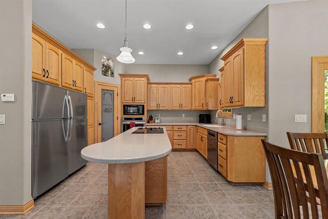 1570 MCINTOSH COURT, Oshkosh, WI 54904