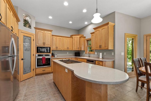 1570 MCINTOSH COURT, Oshkosh, WI 54904