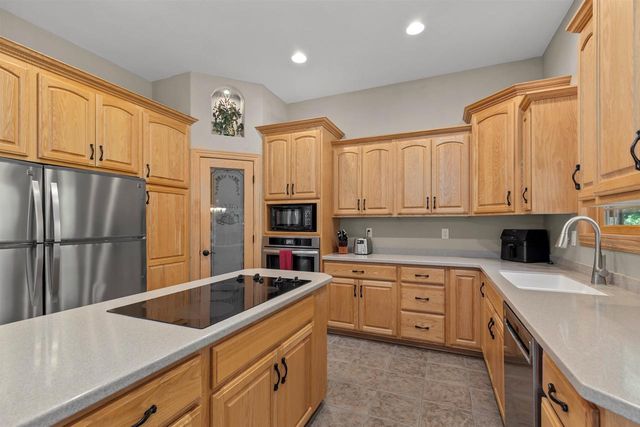 1570 MCINTOSH COURT, Oshkosh, WI 54904