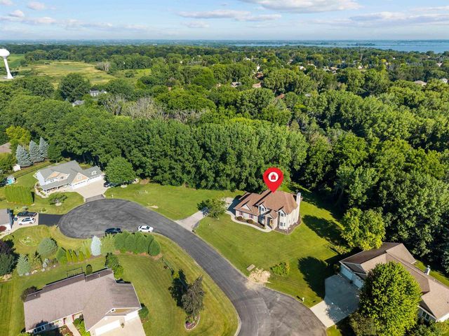 1570 MCINTOSH COURT, Oshkosh, WI 54904