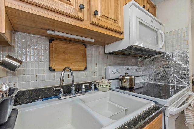 4742 AZALEA DRIVE 106, New Port Richey, FL 34652