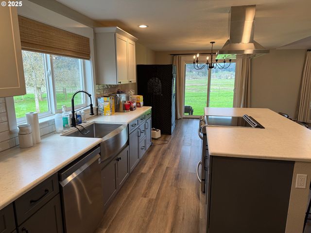 1160 VALLEY VIEW Rd, Sutherlin, OR 97479