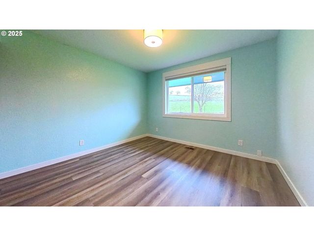 1160 VALLEY VIEW Rd, Sutherlin, OR 97479