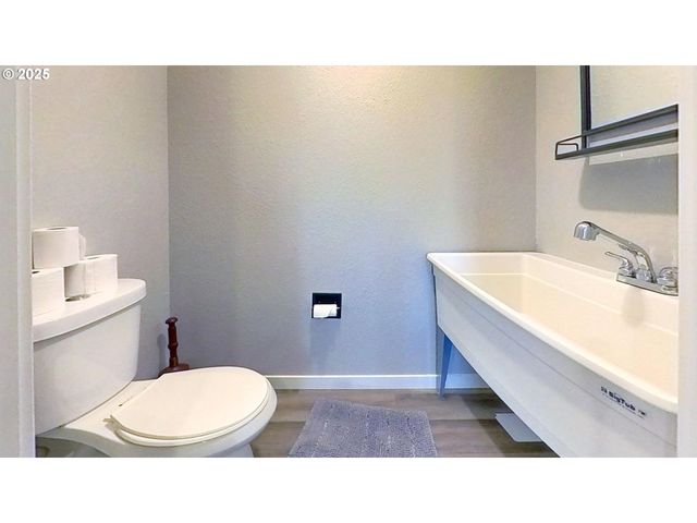 1160 VALLEY VIEW Rd, Sutherlin, OR 97479