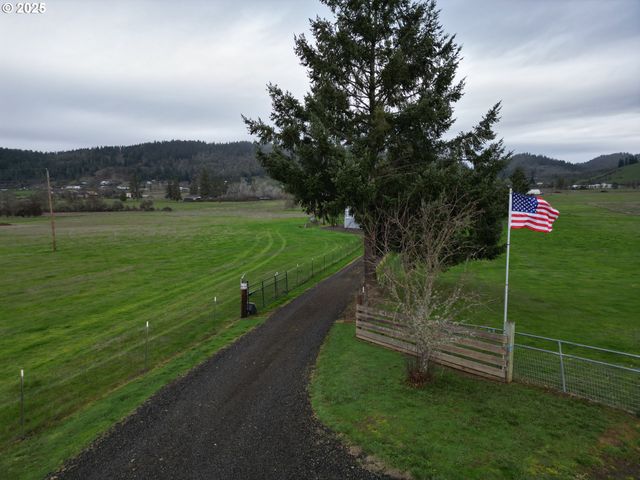 1160 VALLEY VIEW Rd, Sutherlin, OR 97479