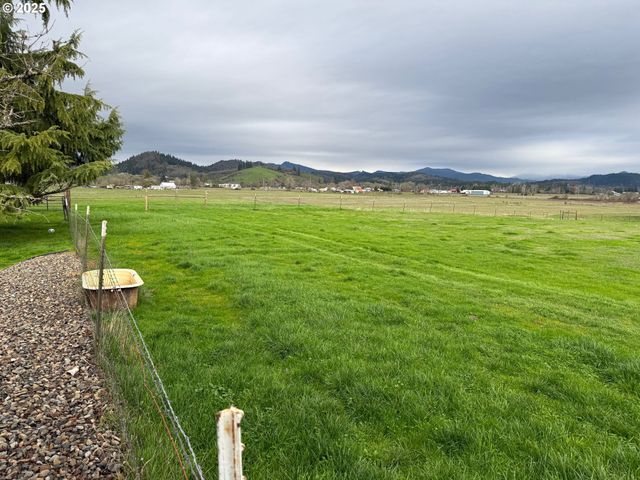 1160 VALLEY VIEW Rd, Sutherlin, OR 97479