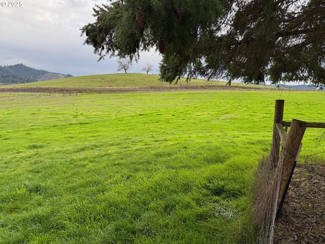 1160 VALLEY VIEW Rd, Sutherlin, OR 97479