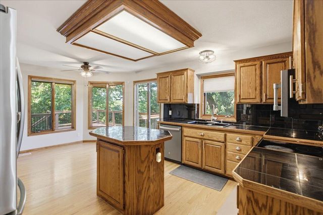 825 TIMBERCREST Drive, Council Bluffs, IA 51503
