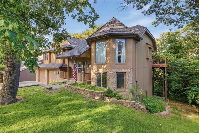 825 TIMBERCREST Drive, Council Bluffs, IA 51503