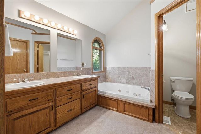 825 TIMBERCREST Drive, Council Bluffs, IA 51503